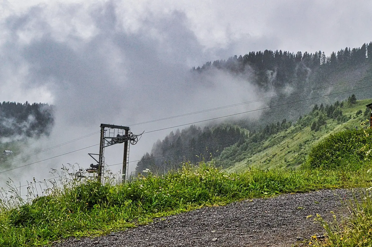 Hvordan justerer jeg ryglænet på min løftestol?